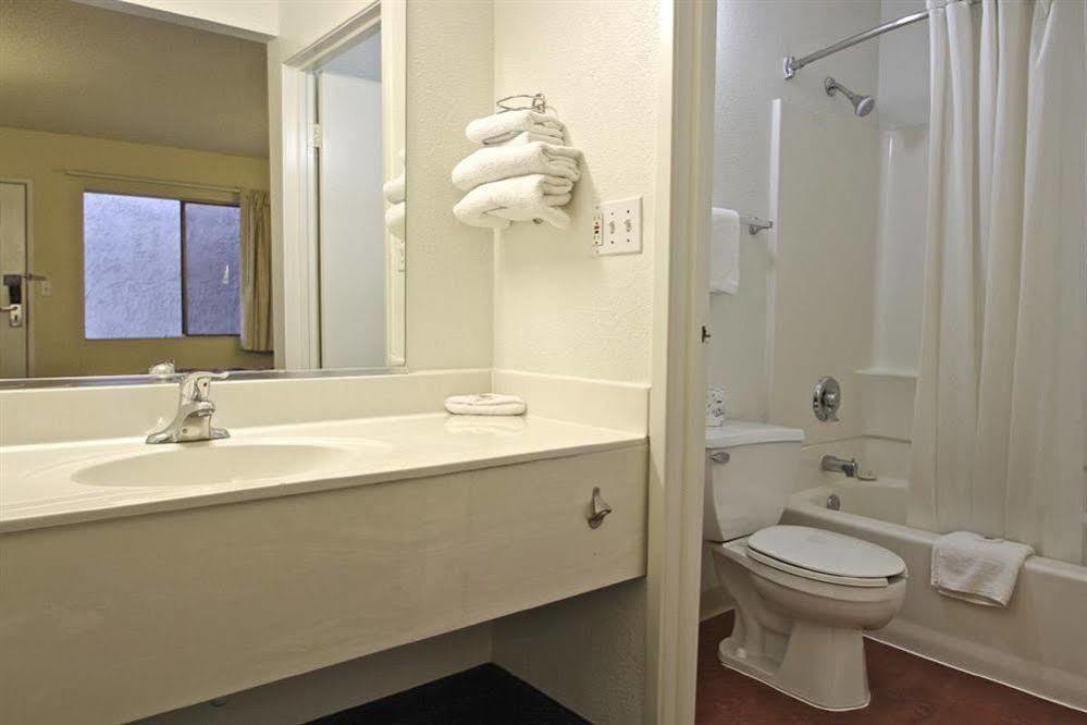 Park Inn By Radisson, Modesto Luaran gambar